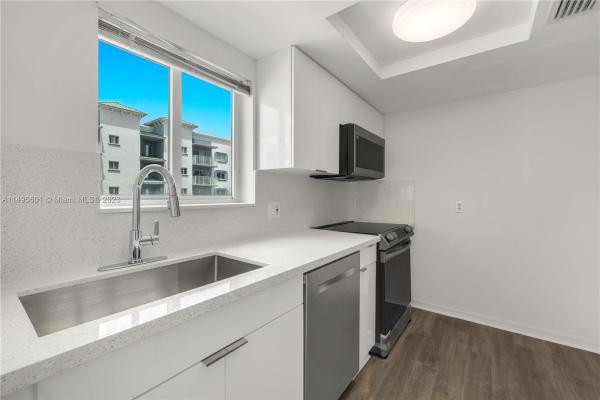 River Run South, 2415 NW 16th St Rd #413, Miami, Florida 33125, image 2