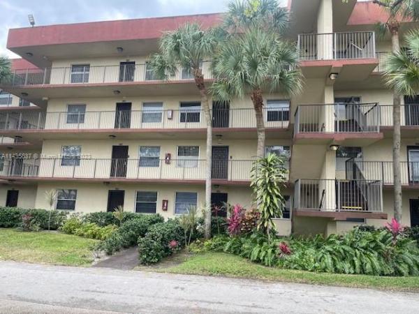 Cypress Chase North, 3361 NW 47th Ter #319, Lauderdale Lakes, Florida 33319, image 1