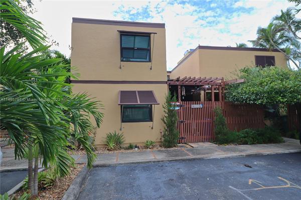 Villas Central, 1330 W Golfview Dr #1330, Pembroke Pines, Florida 33026, image 1