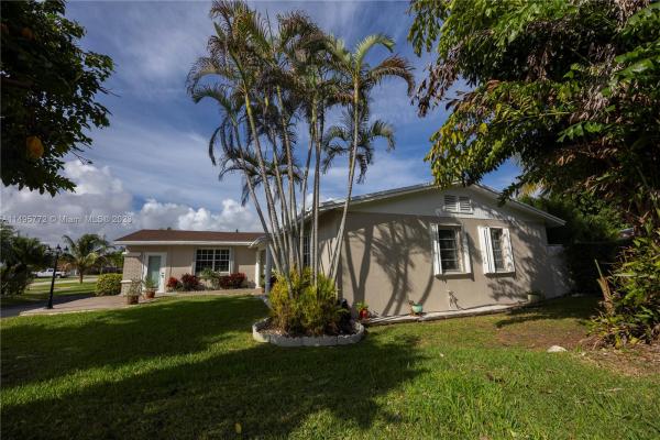 Bel Aire, 10391 SW 198th St, Cutler Bay, Florida 33157, image 3