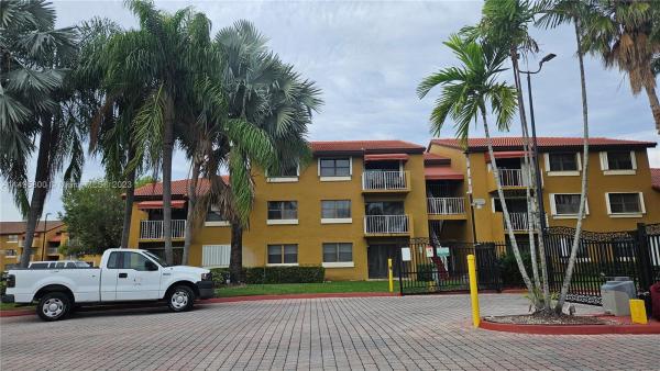 The Courts At Kendall, 15600 SW 80th St #L-209, Kendall West, Florida 33193, image 2