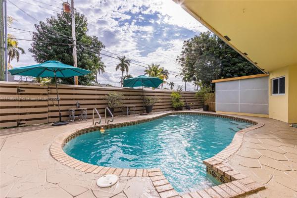 Country Club Homes, 1013 N 13th Ter, Hollywood, Florida 33019, image 1