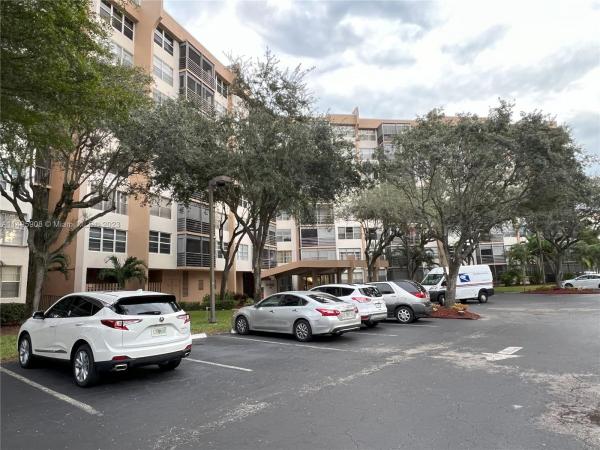 The Banyan, 1300 Saint Charles Pl #322, Pembroke Pines, Florida 33026, image 1