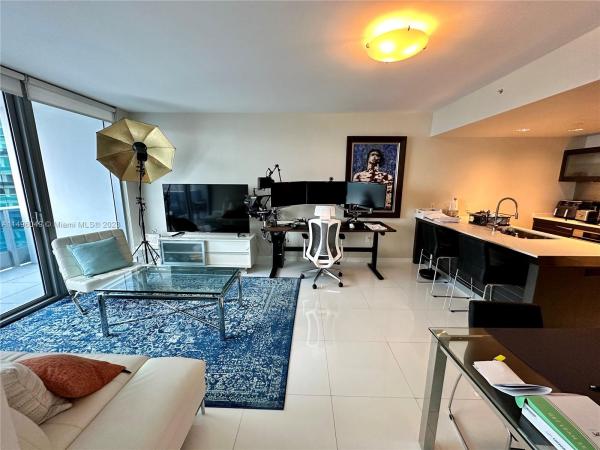 Epic Hotel & Residences, 200 Biscayne Boulevard Way #3909, Miami, Florida 33131, image 3