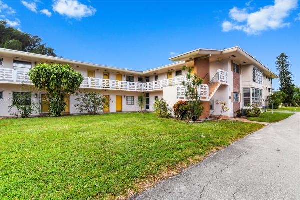 Lake Park Gardens, 4760 NW 10th Ct #108, Plantation, Florida 33313, image 1