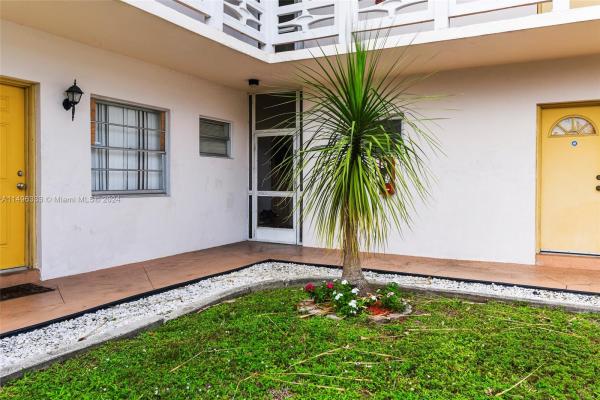 Lake Park Gardens, 4760 NW 10th Ct #108, Plantation, Florida 33313, image 2