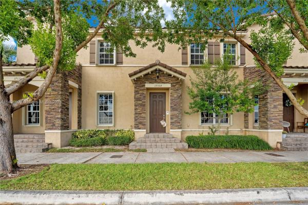 Kendall Commons Townhomes, 17109 SW 96th St, Kendall, Florida 33196, image 1
