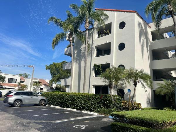 Spinnaker Bay, 21085 NE 34th Ave #306-1, Aventura, Florida 33180, image 2