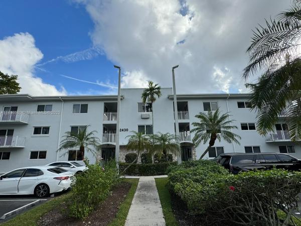 Keystone Gardens, 2430 NE 135th St #200, North Miami, Florida 33181, image 3