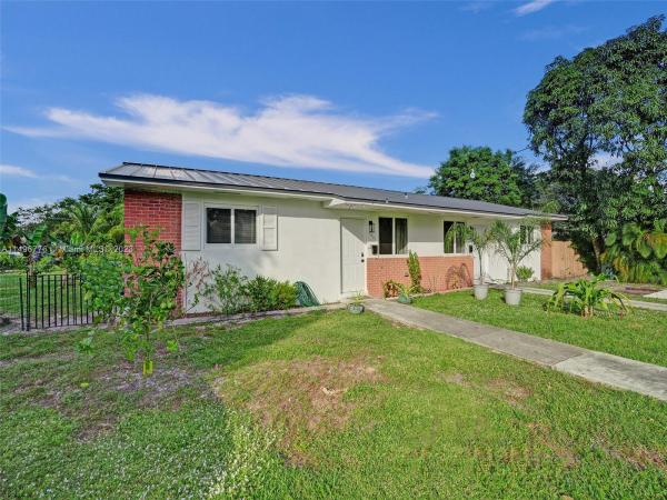Wawrzyniak Acres North, 1001 NE 110th St, Biscayne Park, Florida 33161, image 3