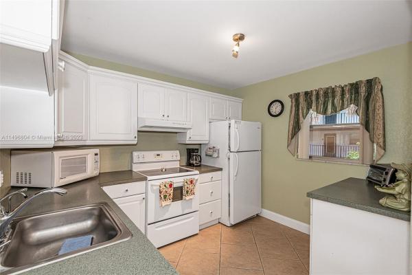 Somerset, 2800 Somerset Dr #212J, Lauderdale Lakes, Florida 33311, image 2