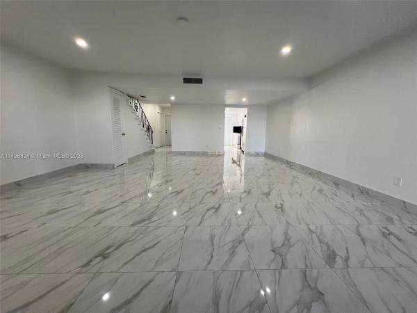 Flamingo Lake, 1775 W 72nd St, Hialeah, Florida 33014, image 2