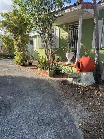 West Buena Vista, 861 SE 10th St, Hialeah, Florida 33010, image 1