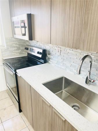 Las Palmas Del Sol, 605 W 68th St #23, Hialeah, Florida 33014, image 1