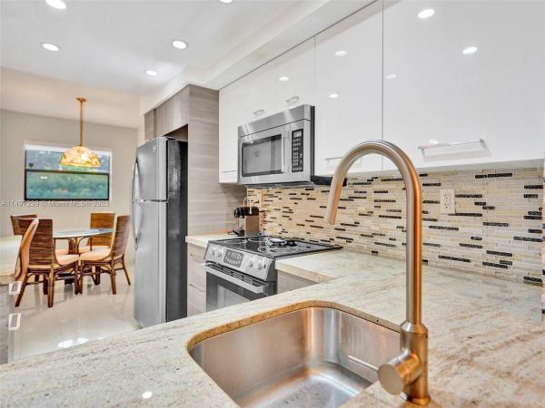 Bonaire At Woodmont, 7547 NW 79th Ave #212, Tamarac, Florida 33321, image 1