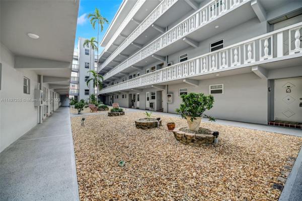 Gulfstream Garden, 329 SE 3rd St #301S, Hallandale Beach, Florida 33009, image 1
