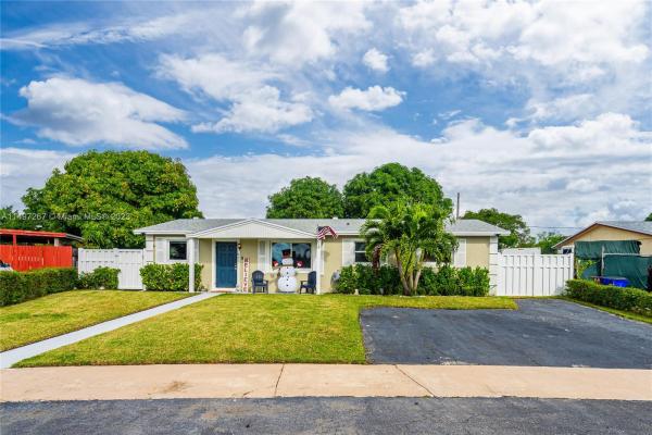 Commonwealth Manor, 661 SW 11th Dr, Deerfield Beach, Florida 33441, image 1