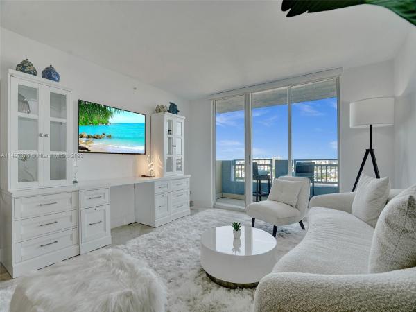 Yacht Club At Portofino, 90 Alton Rd #1109, Miami Beach, Florida 33139, image 2