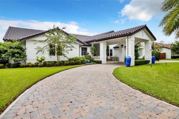 Poinciana Gardens, 7355 SW 118th Ct, Kendale Lakes, Florida 33183, image 3