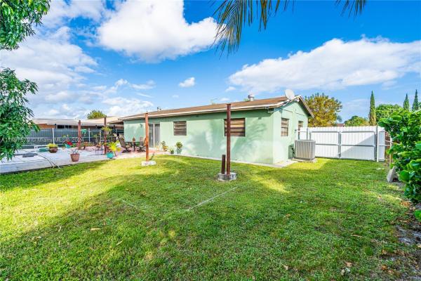 Carol City Gardens, 20444 NW 44th Pl, Miami Gardens, Florida 33055, image 2