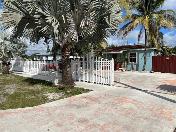 Johnscott, 939 NE 4th Ave, Homestead, Florida 33030, image 3
