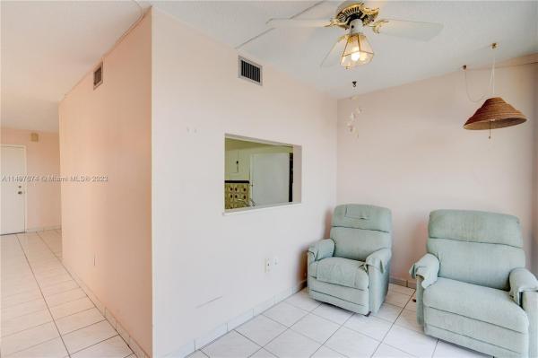 Versailles Gardens, 9420 W Flagler St #309, Fountainebleau, Florida 33174, image 3