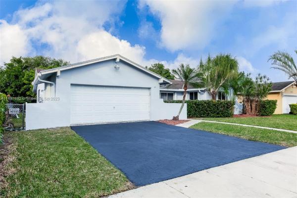 Shores Calusa, 13991 SW 109th St, The Hammocks, Florida 33186, image 2