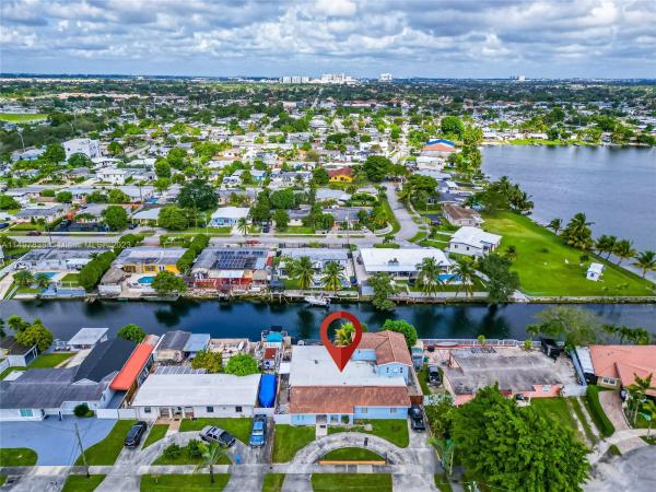 Westwood Lakes Residential, 10981 SW 44th St, Westwood Lakes, Florida 33165, image 2