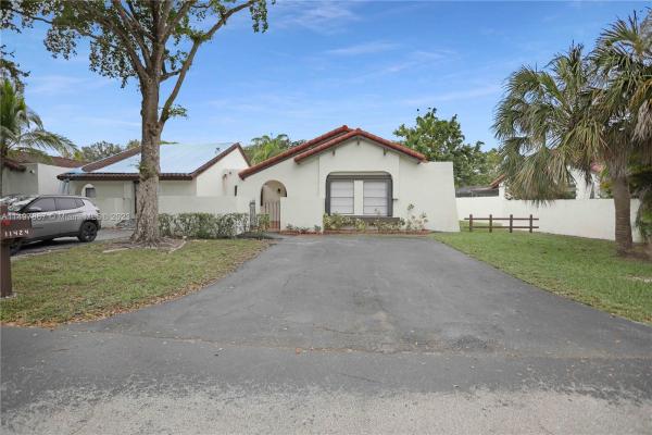 Town Villas In The Crossings, 11424 SW 134th Ave #11424, The Crossings, Florida 33186, image 1