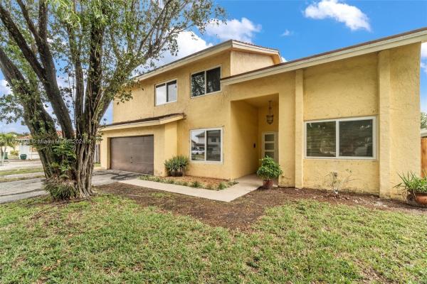 Country Lake Manors, 20105 NW 62 Ave #, Hialeah, Florida 33015, image 1