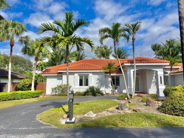 Poinciana Gardens, 11899 SW 72nd Ter, Kendale Lakes, Florida 33183, image 3