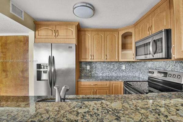 International Park, 11800 SW 18th St #529-4, Tamiami, Florida 33175, image 3