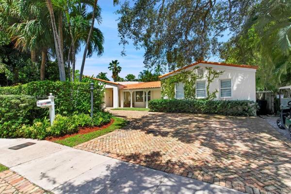 Biscayne Key Estates, 299 W Mashta Dr, Key Biscayne, Florida 33149, image 1