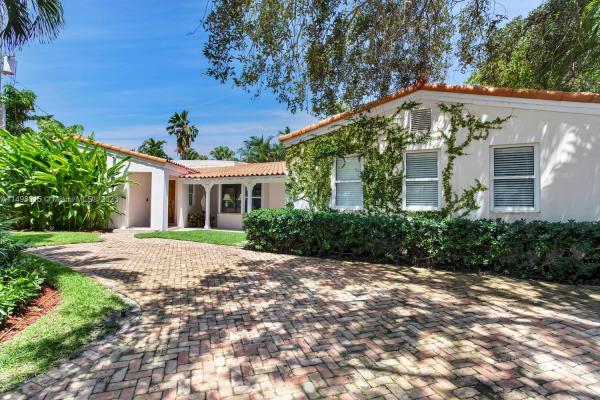 Biscayne Key Estates, 299 W Mashta Dr, Key Biscayne, Florida 33149, image 3