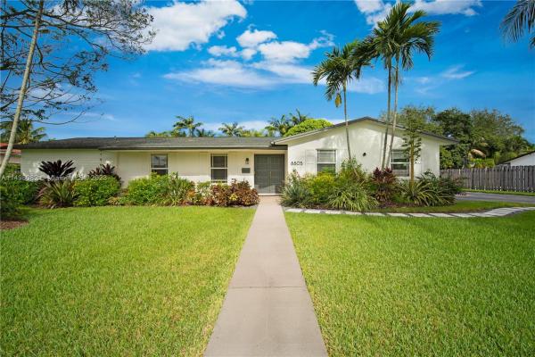 Coral Reef Estates, 8805 SW 161st St, Palmetto Bay, Florida 33157, image 1