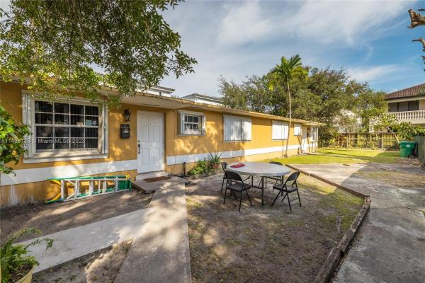 Carters, 3067 Hibiscus St, Miami, Florida 33133, image 1