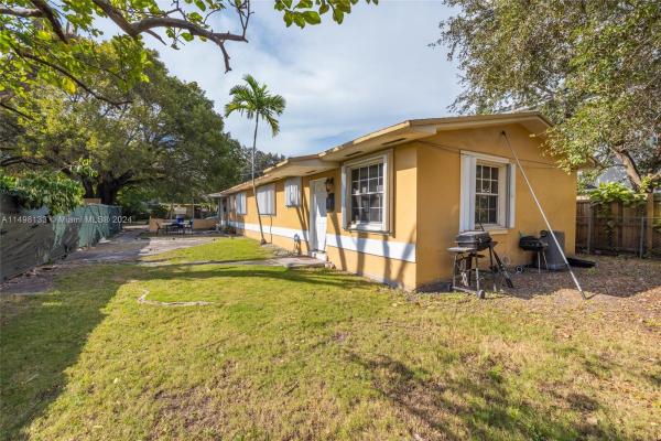Carters, 3067 Hibiscus St, Miami, Florida 33133, image 3