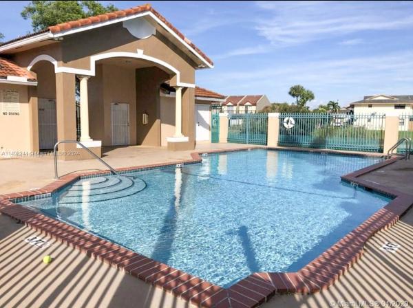 Lago Lindo Townvillas, 6635 SW 130th Pl #204, Kendale Lakes, Florida 33183, image 3