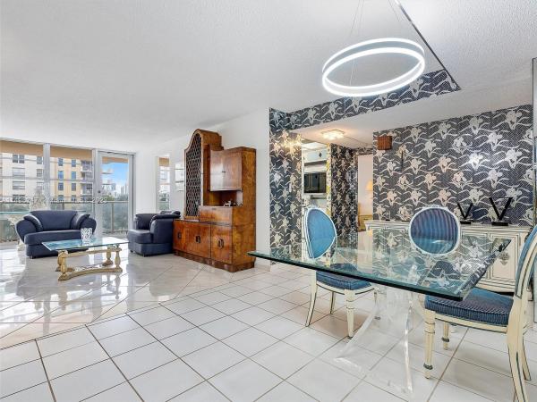 Winston Towers 300, 230 174th St #409, Sunny Isles Beach, Florida 33160, image 1