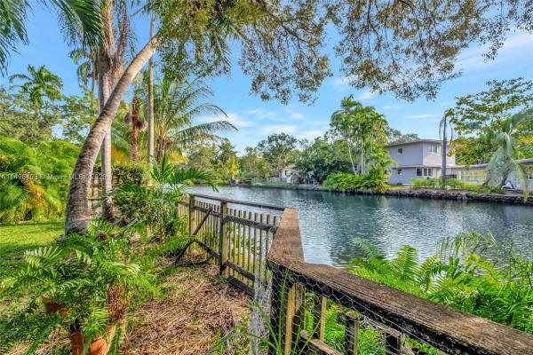 Sherwood Forest, 348 NE 85th St, El Portal, Florida 33138, image 3
