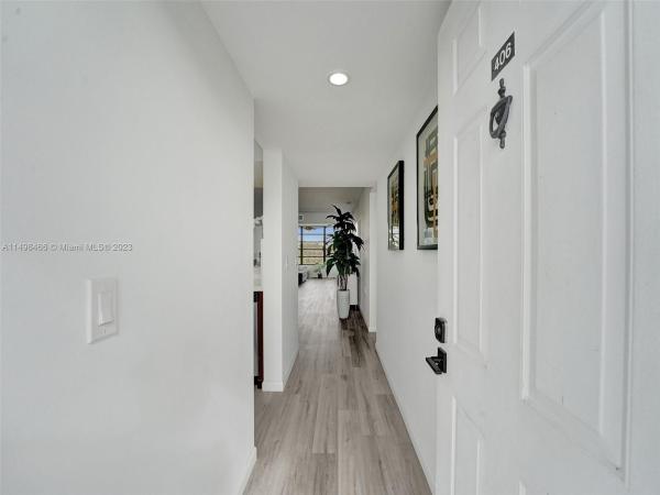 Whitehall 2 Of Pine Island Ridge, 1703 Whitehall Dr #406, Davie, Florida 33324, image 3
