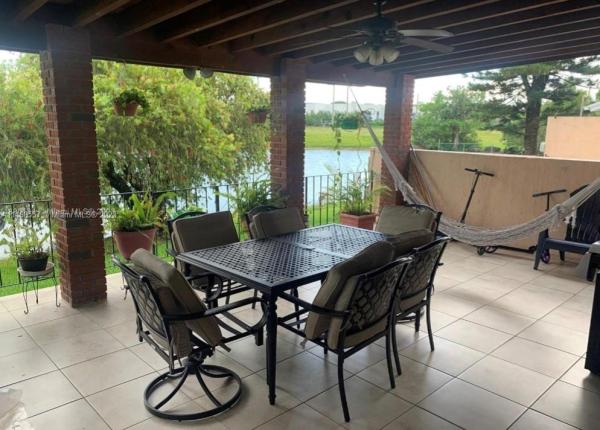 Oakview, 9177 Fontainebleau Blvd #2, Fountainebleau, Florida 33172, image 3