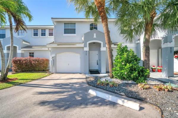 Les Chateaux, 4759 Grapevine Way, Davie, Florida 33331, image 3