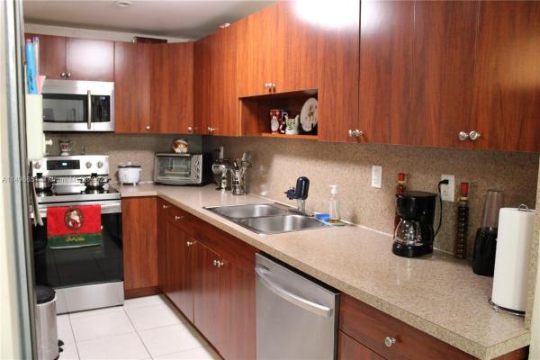 Samari Lake East, 10090 NW 80th Ct #1245, Hialeah Gardens, Florida 33016, image 3