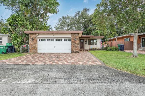 Coral Villas, 6330 SW 34th St, Tamiami, Florida 33155, image 1