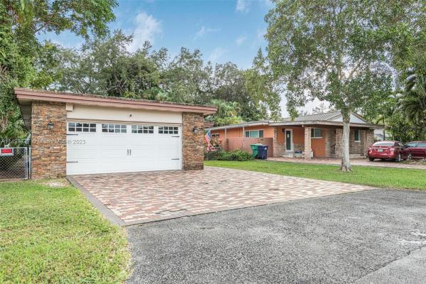Coral Villas, 6330 SW 34th St, Coral Terrace, Florida 33155, image 3