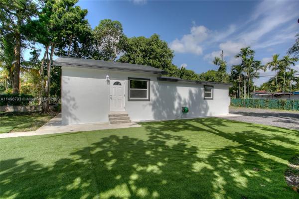 553 NW 101st St, Unincorporated Dade County, Florida 33150, image 3