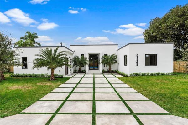 Carole Helms Manor, 5928 SW 69th Ave, Glenvar Heights, Florida 33143, image 1
