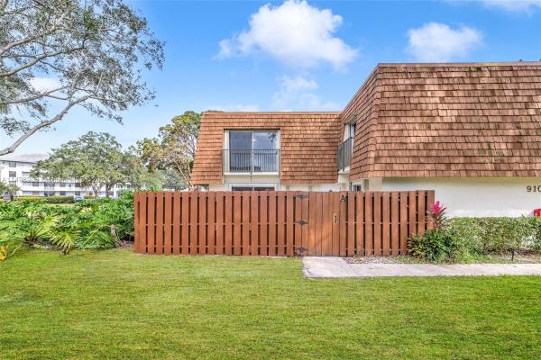 Woodvale, 9100 SW 22nd Ct #A-2, Davie, Florida 33324, image 2