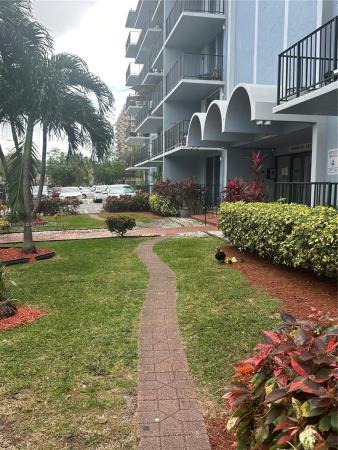3 Horizons East, 12500 NE 15th Ave #409, North Miami, Florida 33161, image 1